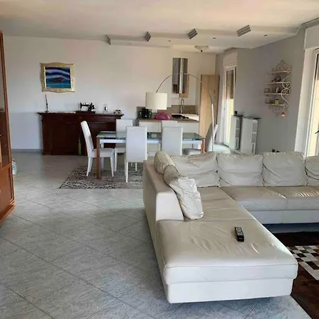 Tavoleto, Montefeltro Apartment