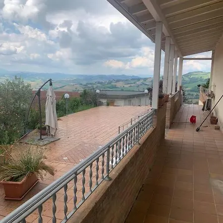 Tavoleto, Montefeltro Apartment *